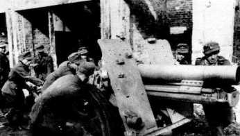 Soldados da 30ª Divisão Waffen Granadeiro da SS - 2ª Russa, durante a Revolta de Varsóvia