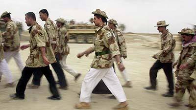 Os membros das Forças Livres Iraquianas, treinados na Hungria, recebiam cerca de US$ 1.000 de salário do Departamento de Defesa dos EUA